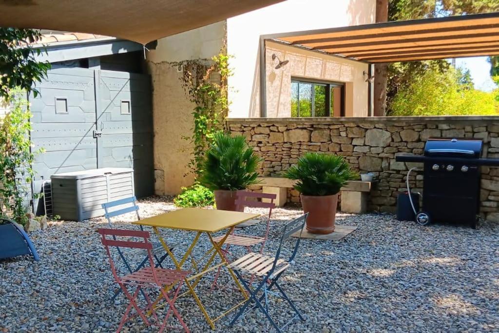 Gite Cosy Au Coeur Du Luberon Lagnes Exterior photo